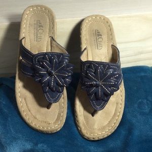 Cliffs by White Mountain Wedge Sandals Size 7